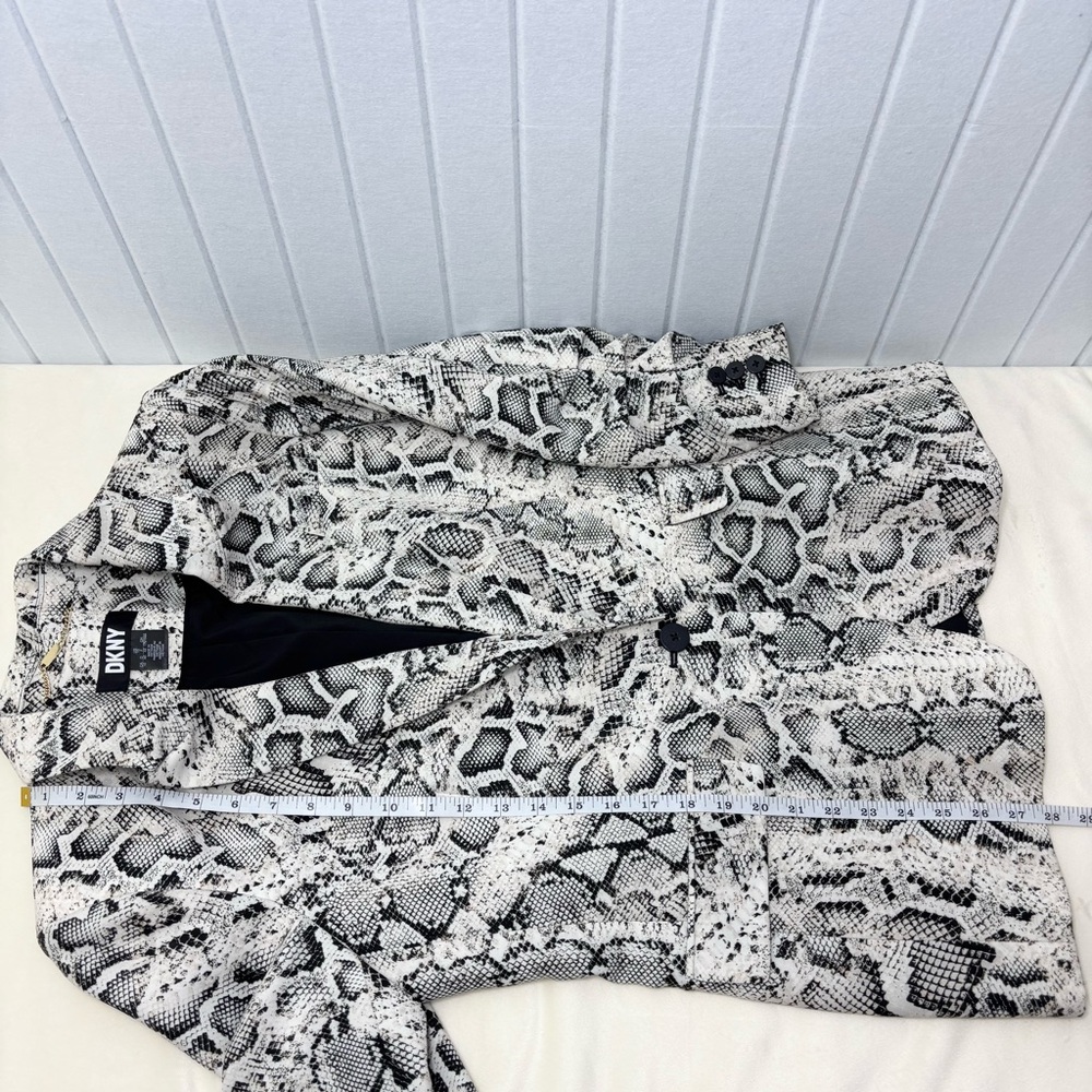 DKNY Women's Snake Print Blazer Black and White Size 10 - Picture 8 of 14